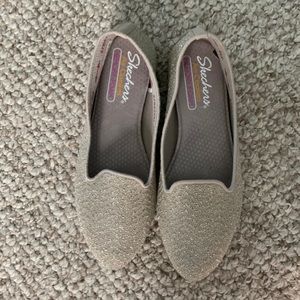 Cute and comfy flat. Great for work or casual wear